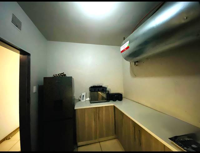2 BEDROOM FLAT FOR SALE IN VEREENIGING CENTRAL